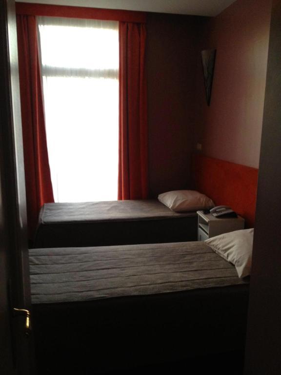 Hotel Stalingrad บรัสเซลส์ ห้อง รูปภาพ