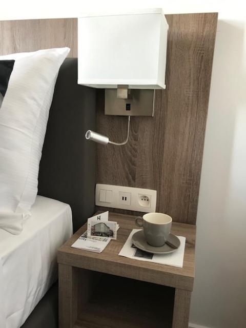 Hotel Stalingrad บรัสเซลส์ ภายนอก รูปภาพ